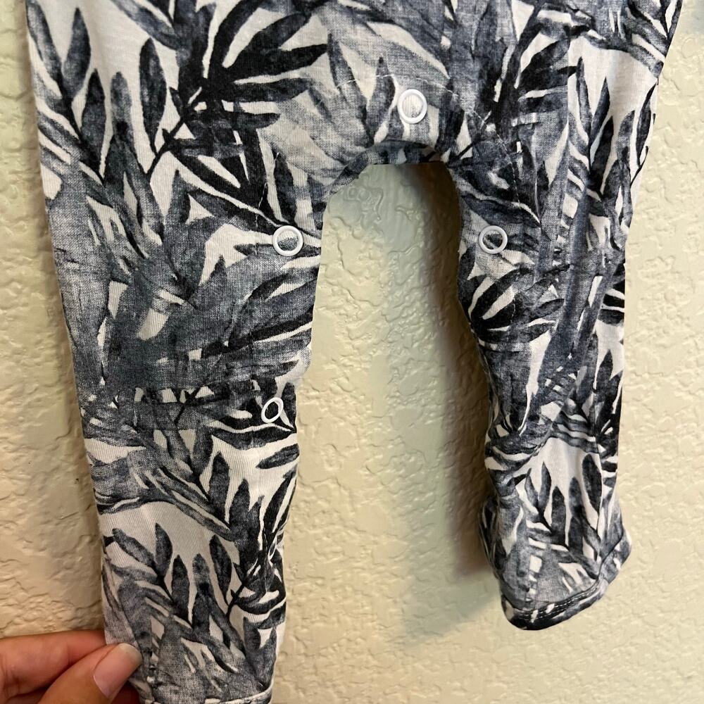 Posh Peanut Bamboo Leaf Print Long Sleeve Romper Gray Black 3-6M Baby Unisex - Picture 5 of 12